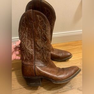 Woman’s Justin Cowboy boots 8.5